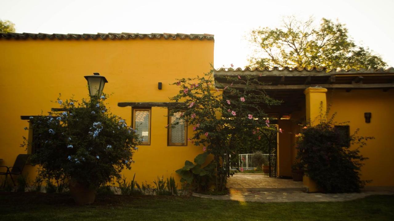 La Casona De Moldes Hotel Coronel Moldes Exterior photo